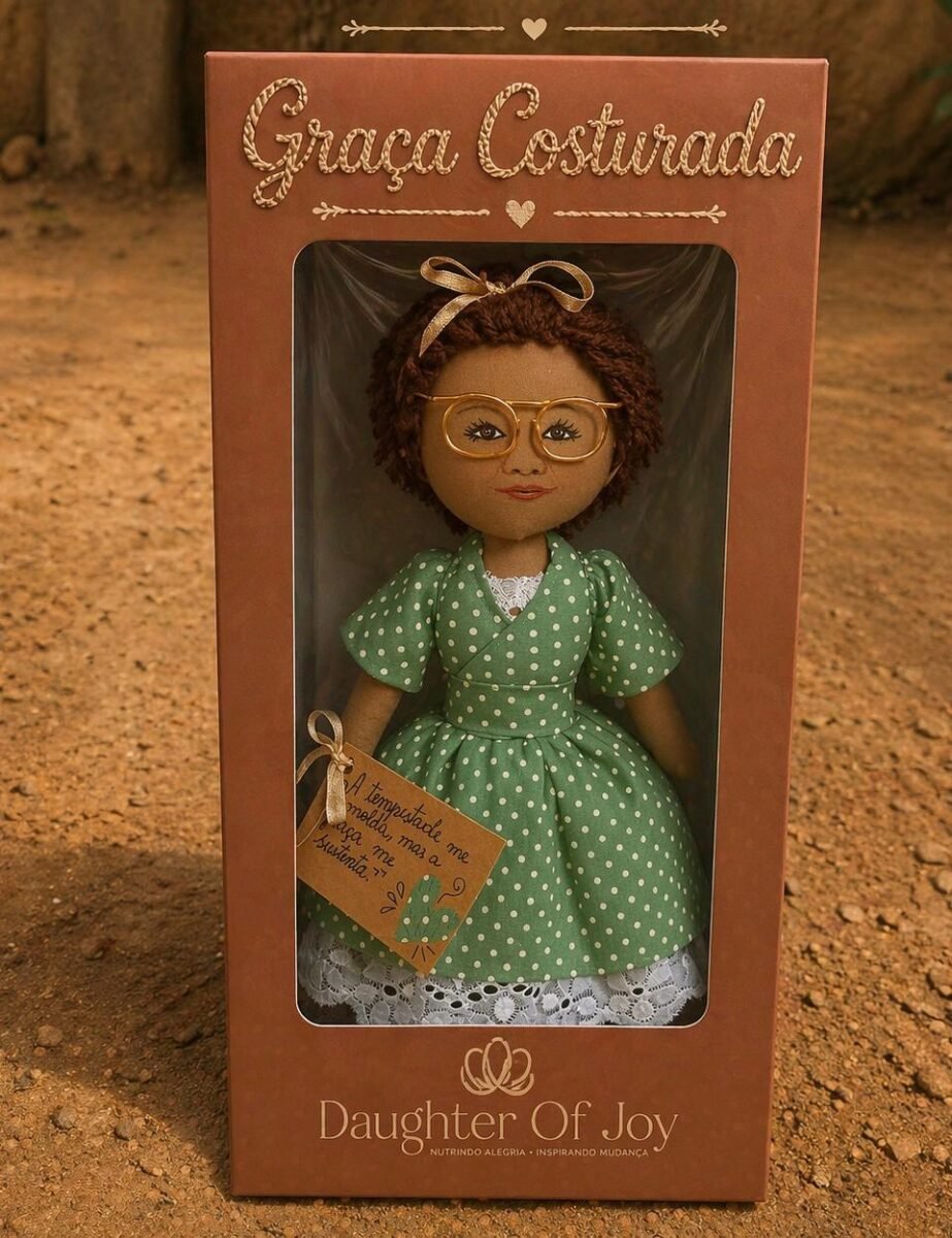 Boneca Resiliência - Graça Costurada